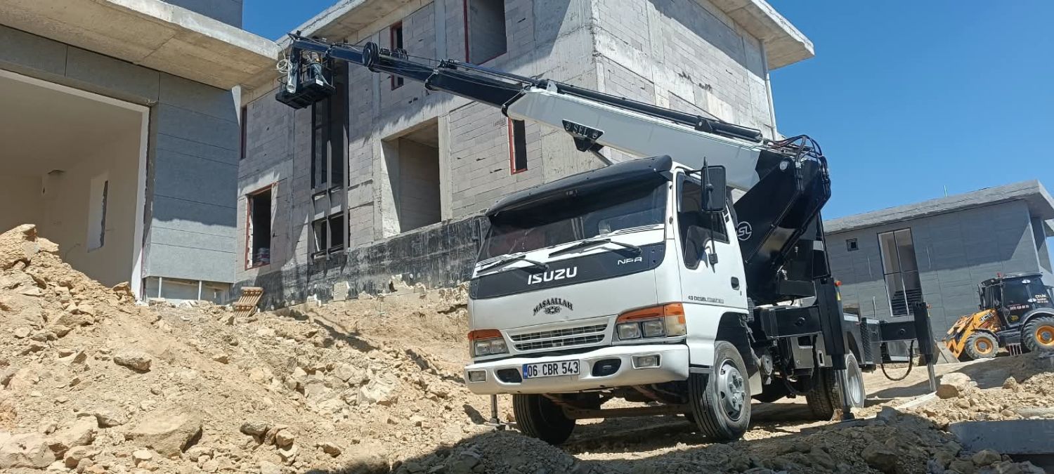 Ankara’da çalışan sepetli vinç platformu